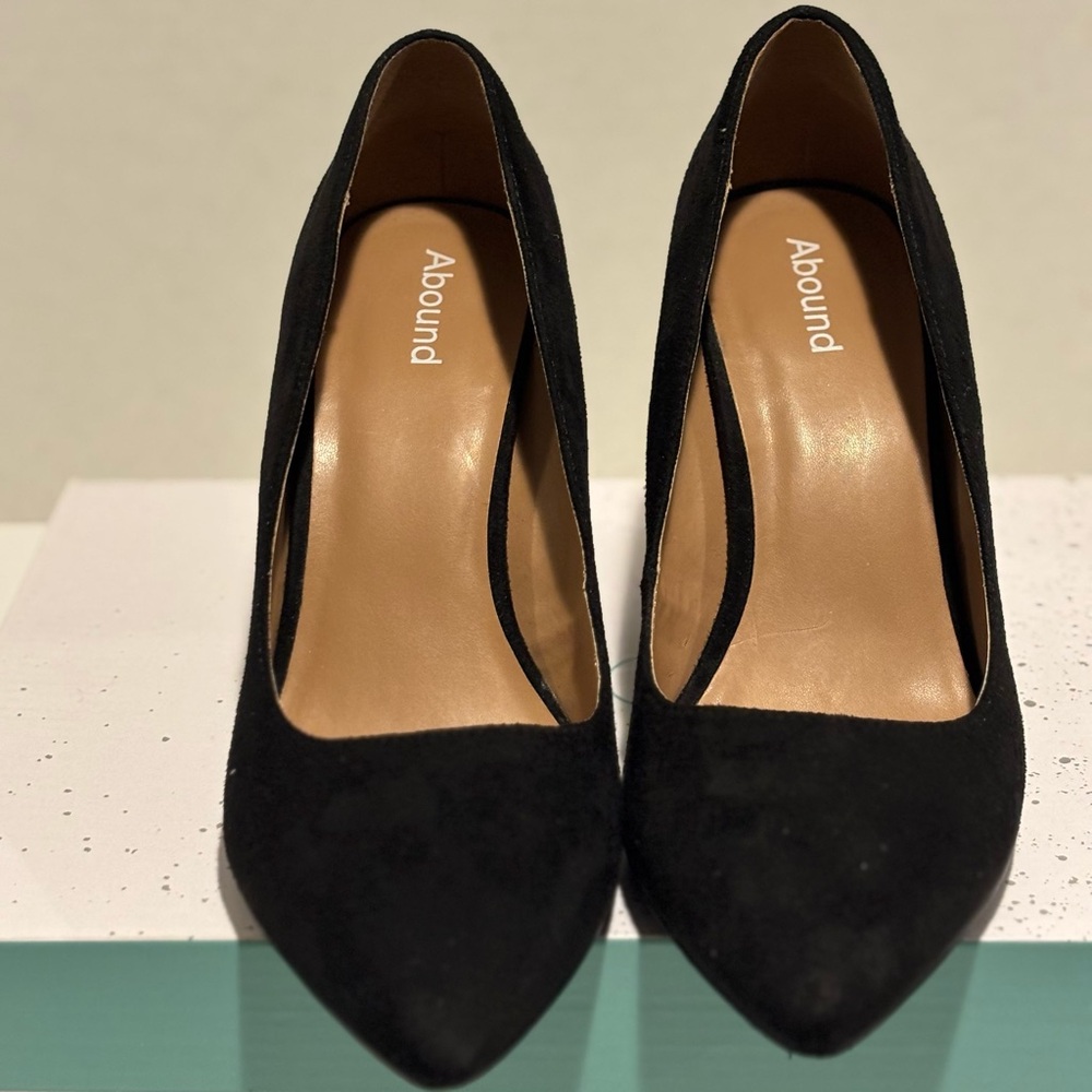 Abound Classic Black Heels. Size 7